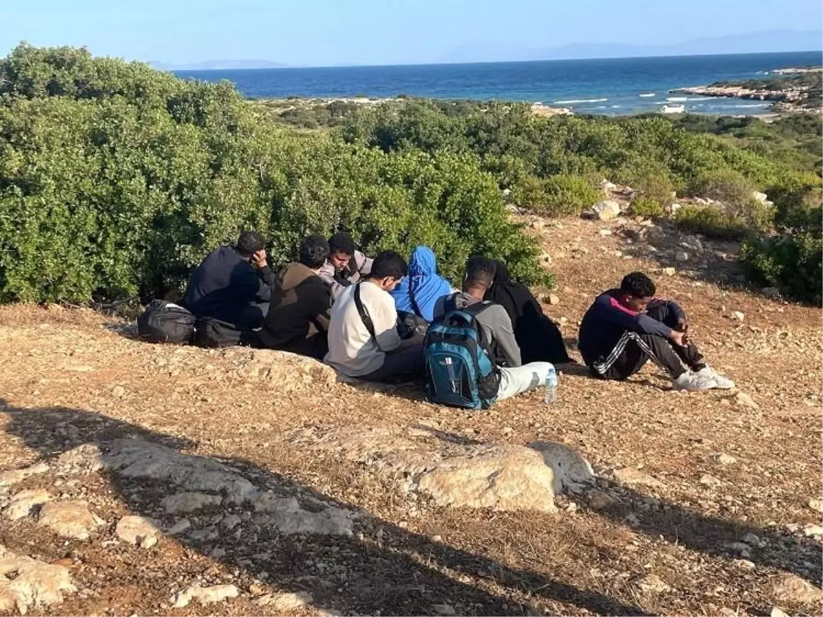 Sahil Güvenlik Düzensiz Göçmenleri Yakaladı