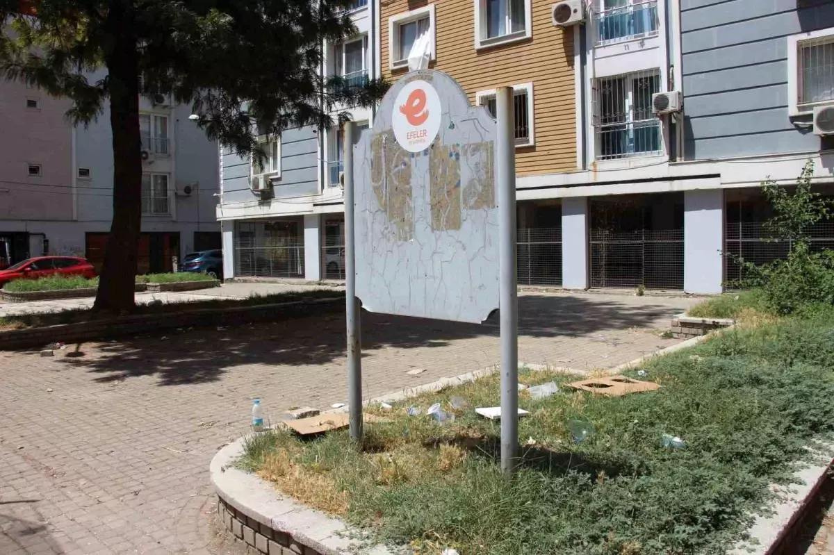 Efeler’de Unutulan Park Çöplüğe Döndü