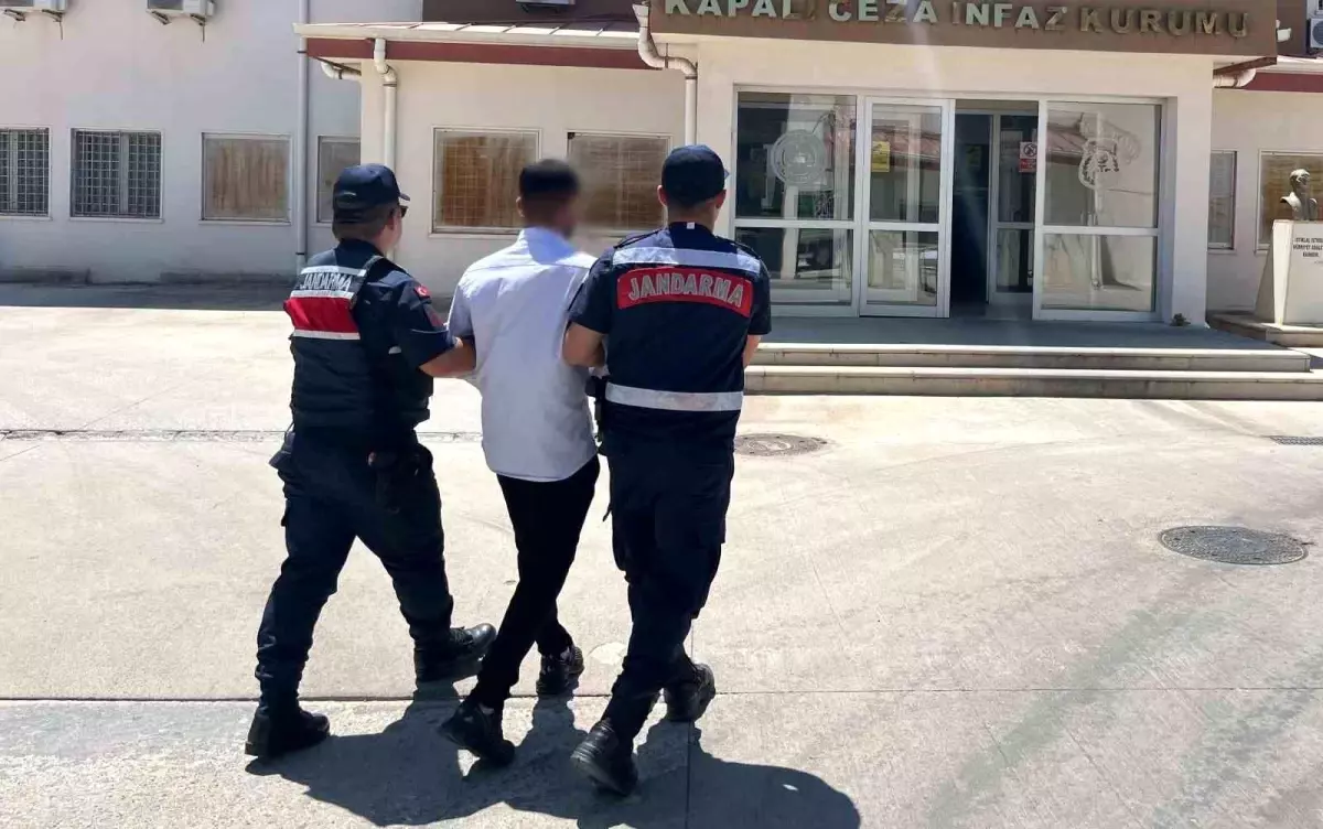Hapis Cezalı Şahıs Kuşadası’nda Jandarma Ekiplerince Yakalandı
