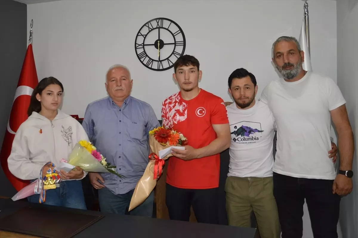 Spor Dünyası Şaziye Demir’in Başarılarından Heyecanlanıyor