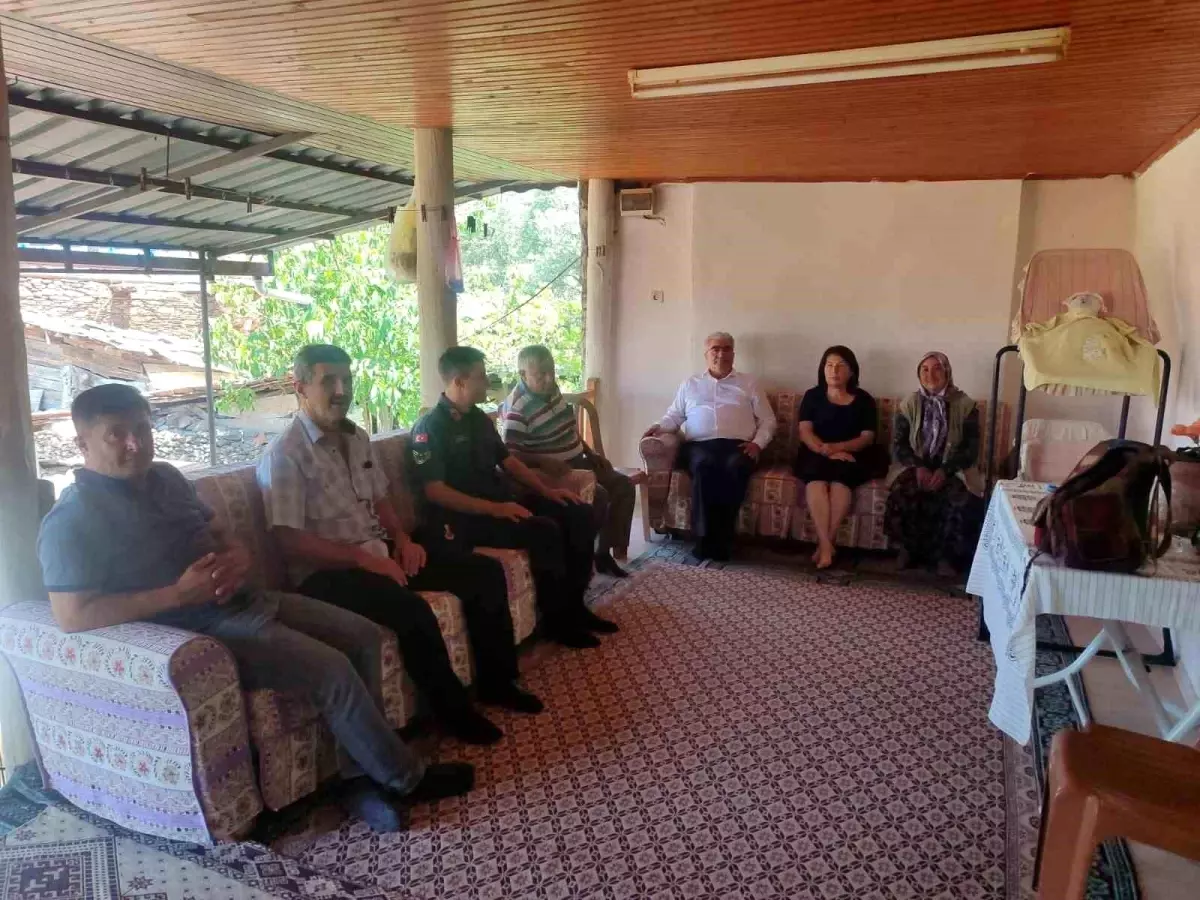 Şehit Aileleri Bayram Ziyaretleriyle Unutulmadı