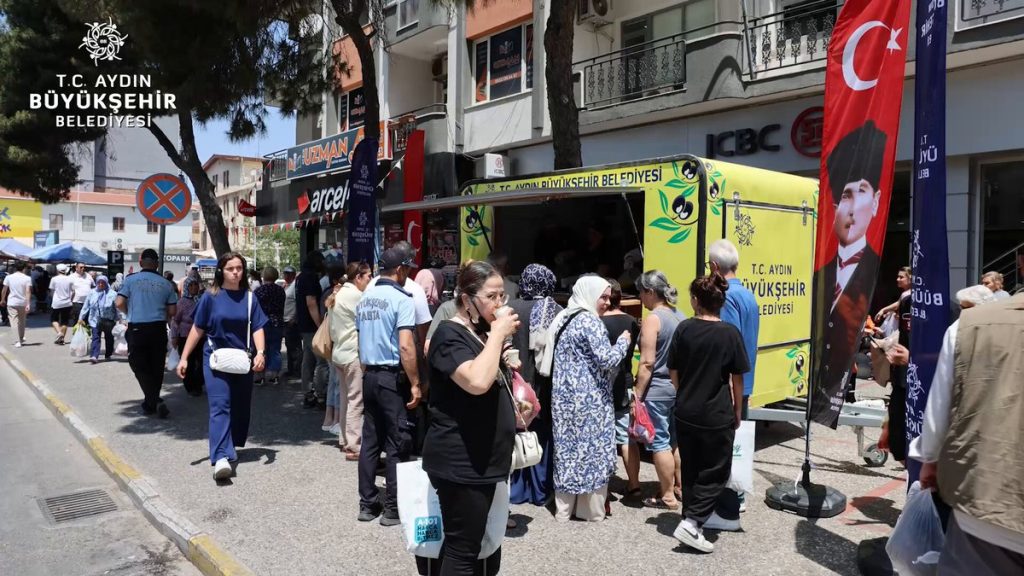 Aydın’da Pazar Esnafına Limonata İkramı