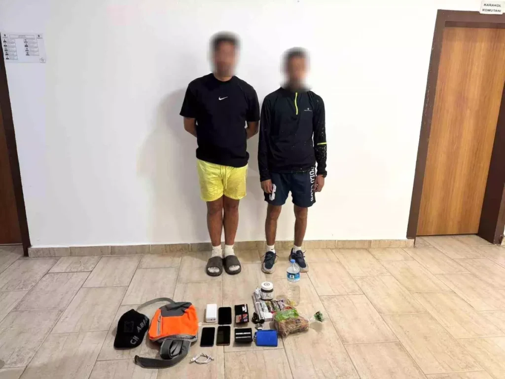 Yunanistan’a Yüzerek Geçmeye Çalışan Göçmenler Yakalandı