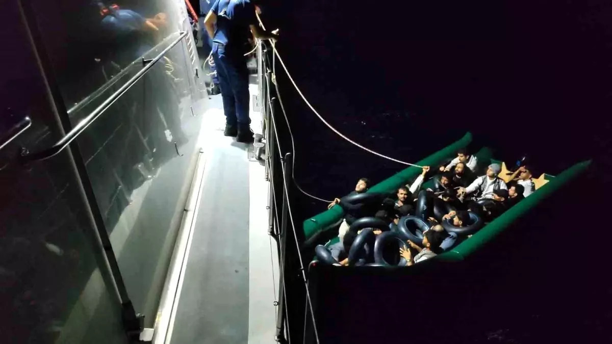 Düzensiz Göçmenler Kuşadası Açıklarında Yakalandı