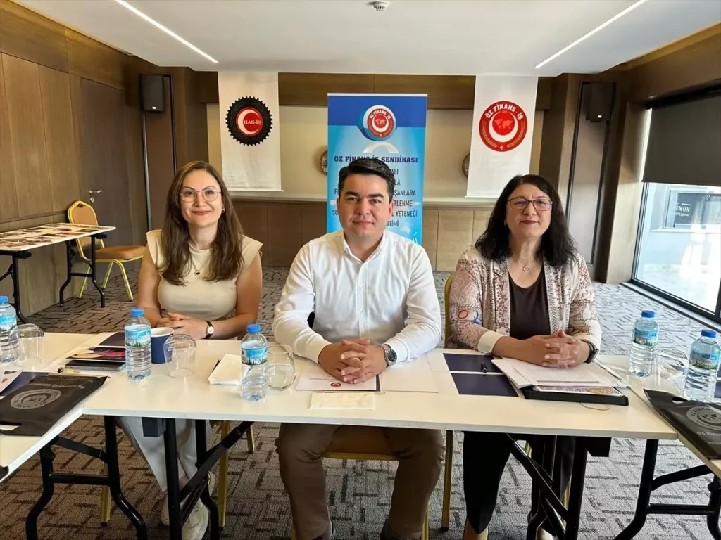 Bankacılara Sendikal Örgütlenme Eğitimi Verildi