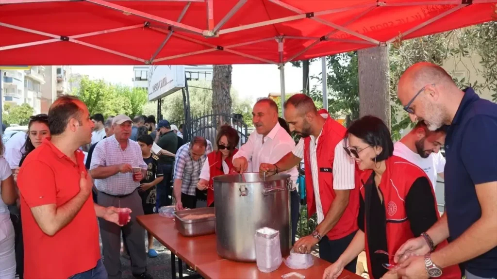 Aydın’da Gençlerden Anlamlı Aşure Etkinliği