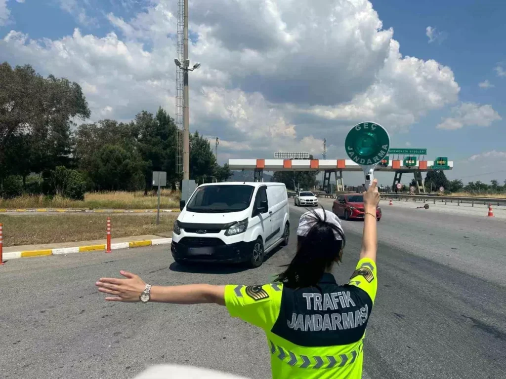 Aydın’da Yol Kontrolünde Düzensiz Göçmenler Yakalandı
