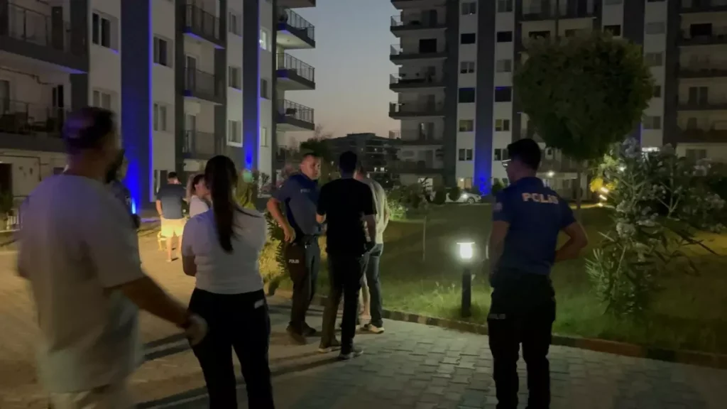 Eşi ile Tartışıp 3 Yerinden Bıçakladı