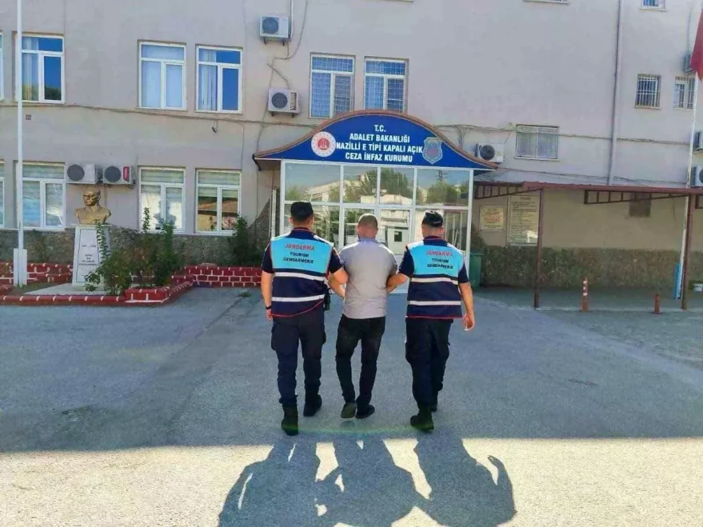 “Aranıyordu: 22 Yıl Hapis Cezası İle Şahıs Yakalandı”<br>