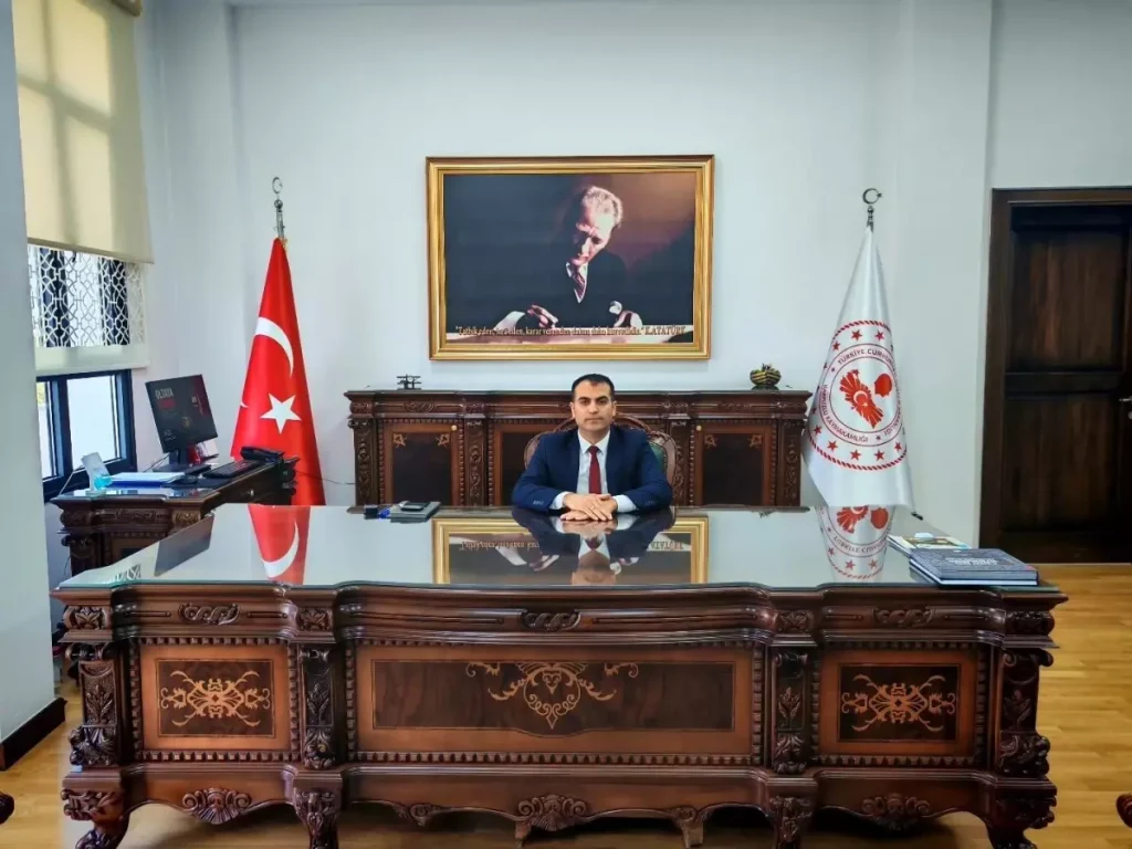 Karpuzlu’nun Yeni Kaymakamı Mustafa Tokel Göreve Başladı