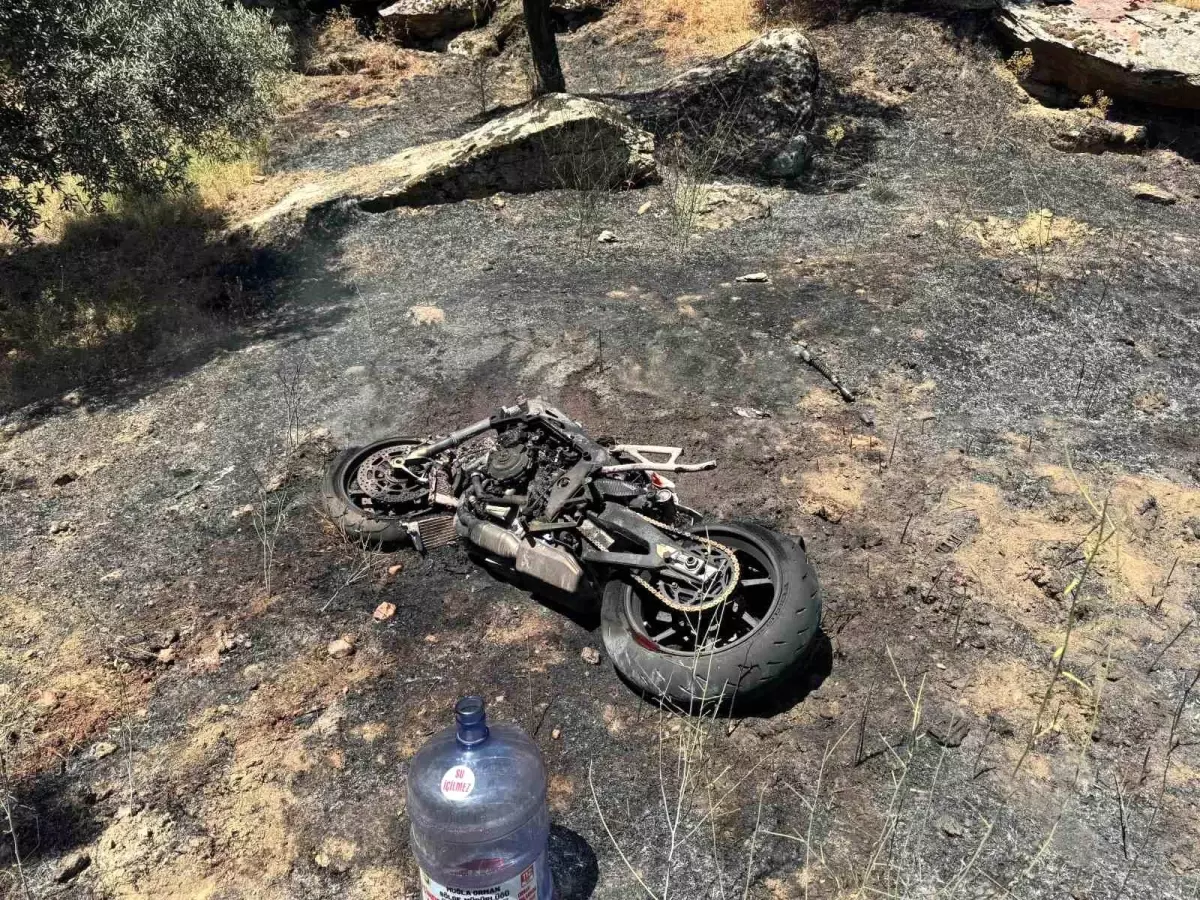 Motosiklet Kazası Sonrası Yangın Büyümeden Söndürüldü