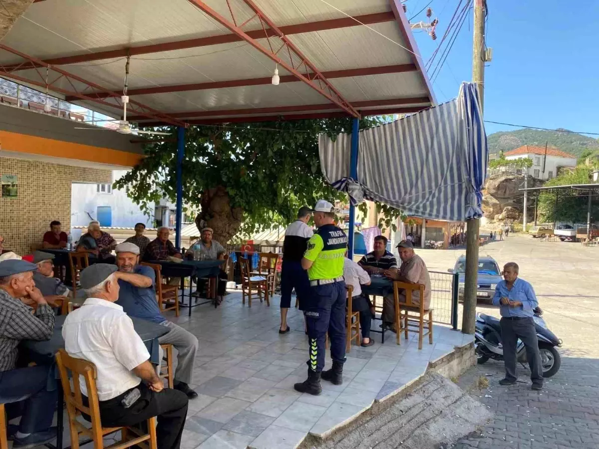 Traktör Sürücüleri Güvenlik Eğitimi Alıyor