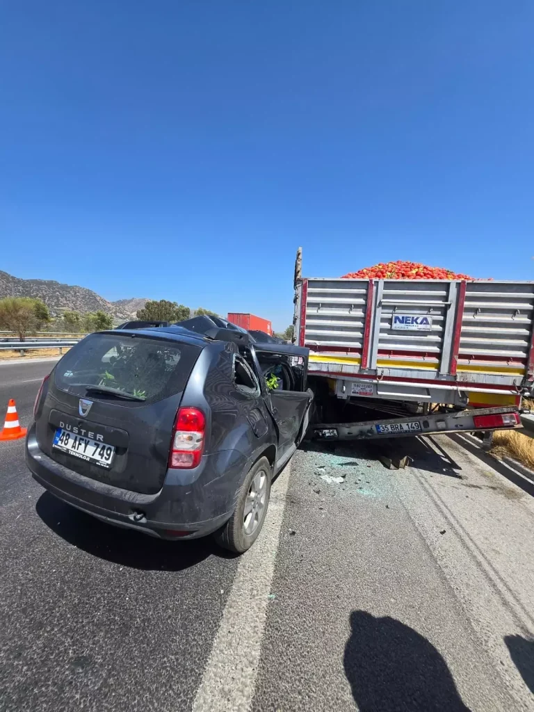 Tülof Başkanı ve Eski CHP Milletvekili Demir Kaza Yaptı