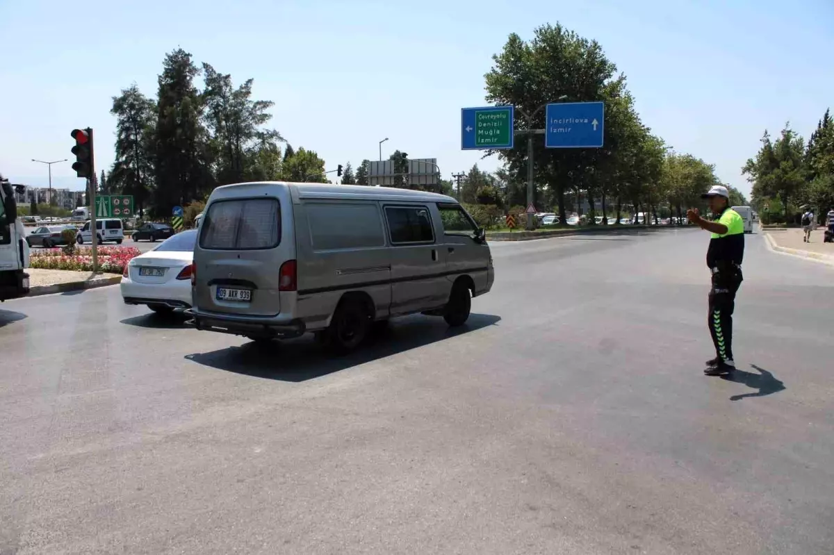 Otoyol yangını trafik akışını etkiledi