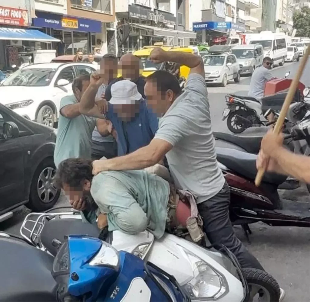 Kuşadası’nda Gruplar Arası Kavga: Bir Kişi Öldüresiye Dövüldü