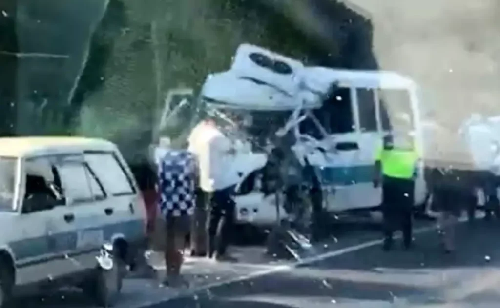 Trafik Kazası: 2’si Ağır 4 Kişi Yaralandı