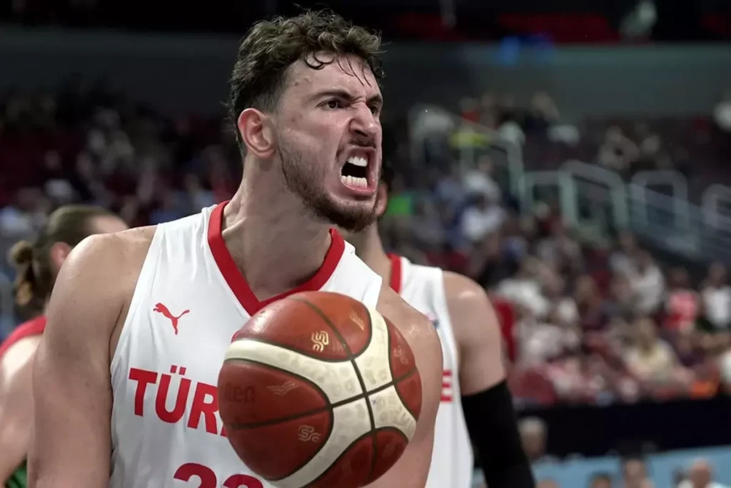 **12 Dev Adam, Portekiz’i 41 Sayı Farkla Yendi**