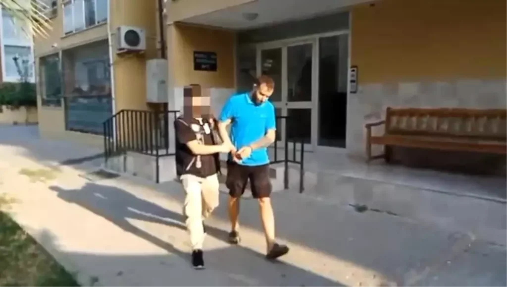 **Adana’da 15 Firari Torbacı Yakalandı, Cezaevine Teslim Edildi**