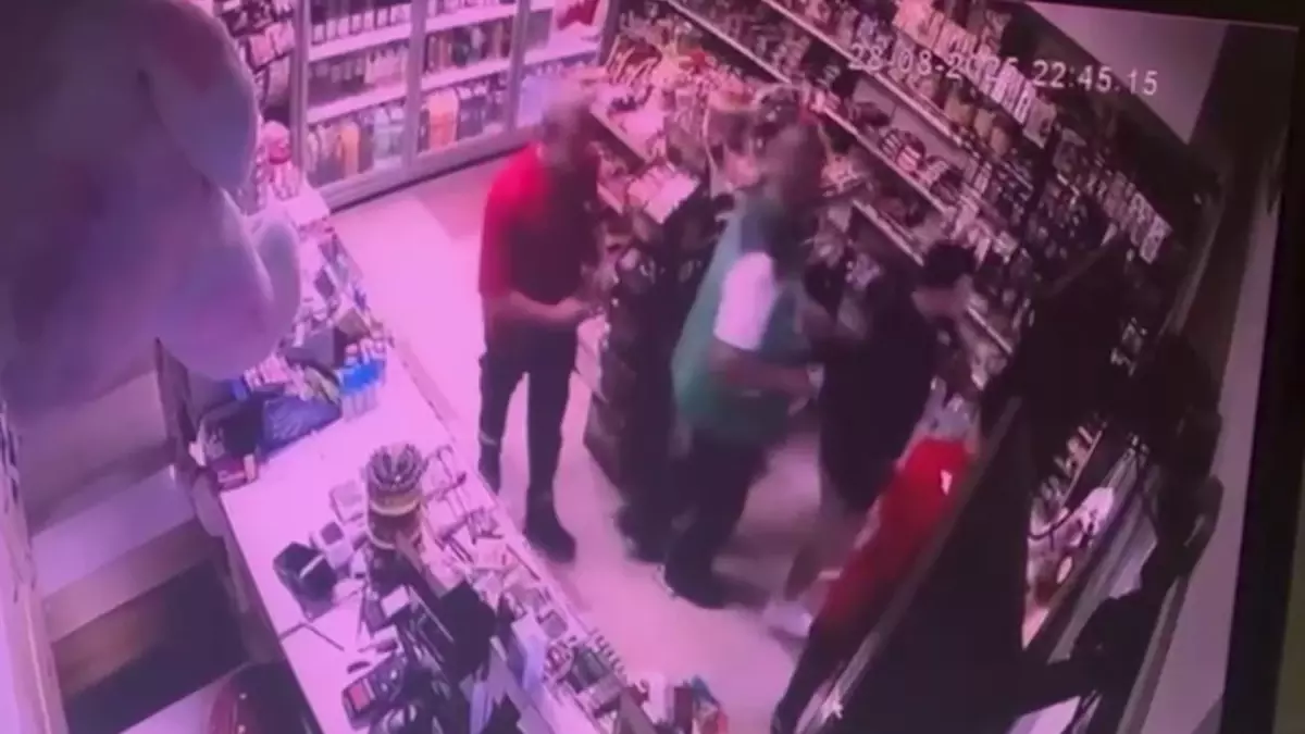 **Akaryakıt İstasyonunda Kanlı Kavga**