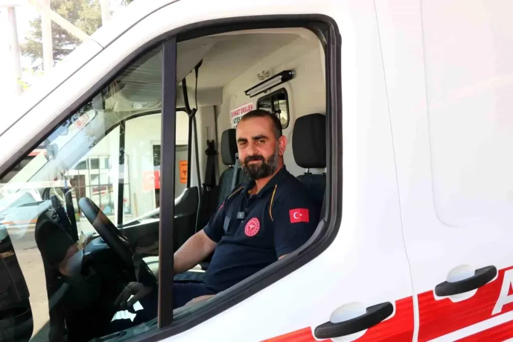 **İnsanlık Örneği Ambulans Şoförü**