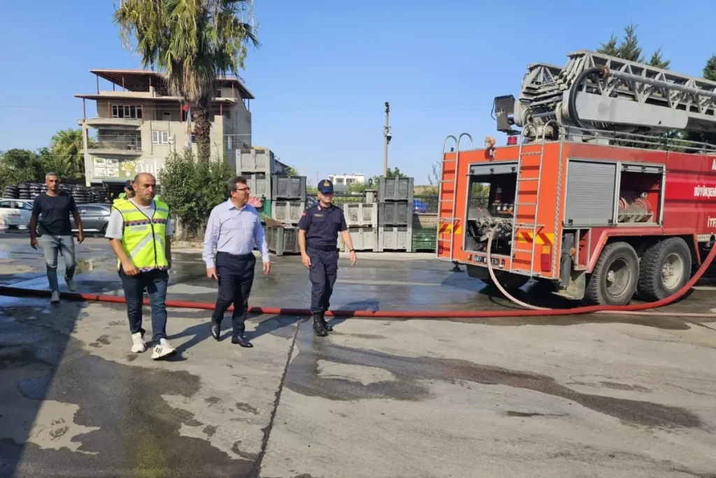 **Antalya’da Pasta Börek İmalathanesinde Yangın Söndürüldü**