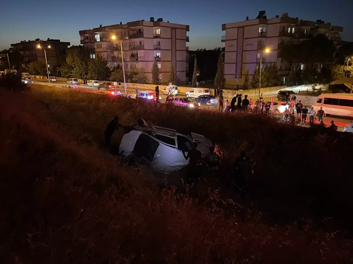 Aydın’da Uçuruma Yuvarlanan Otomobilde 2 Kişi Yaralandı