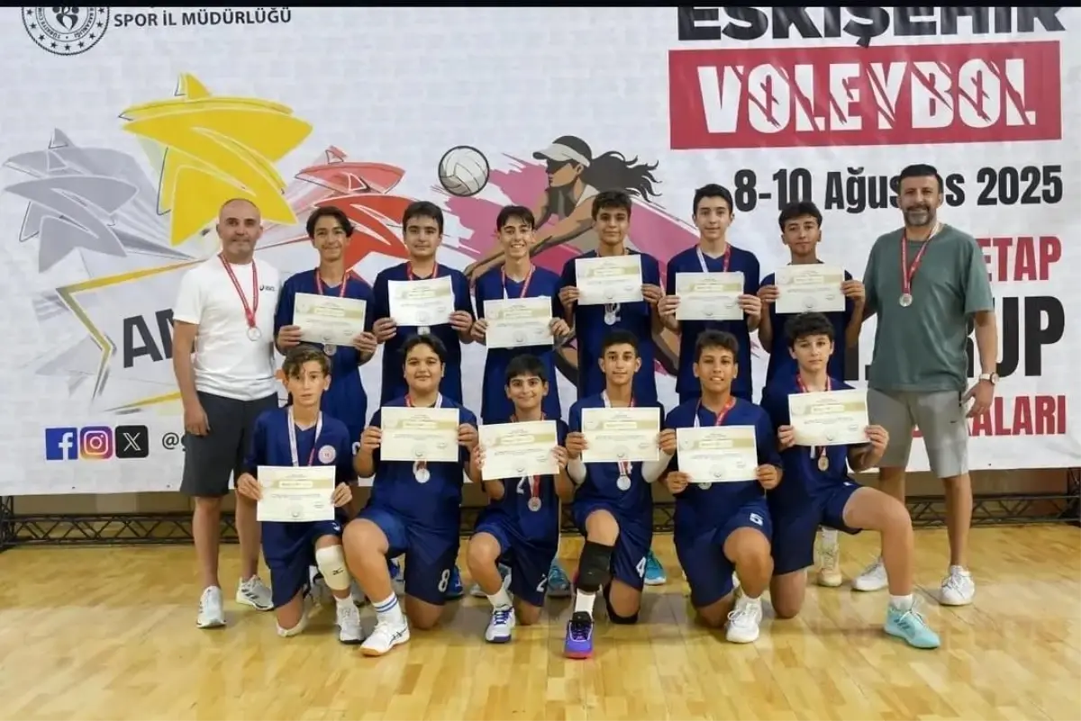 Aydınlı Voleybol Takımı Türkiye Finallerine Yükseldi