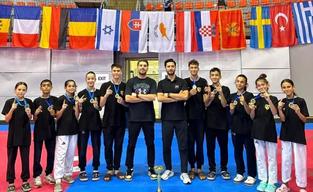 **Aydınlı Sporcular Uluslararası Taekwondo Turnuvasını Şampiyon Bitirdi**