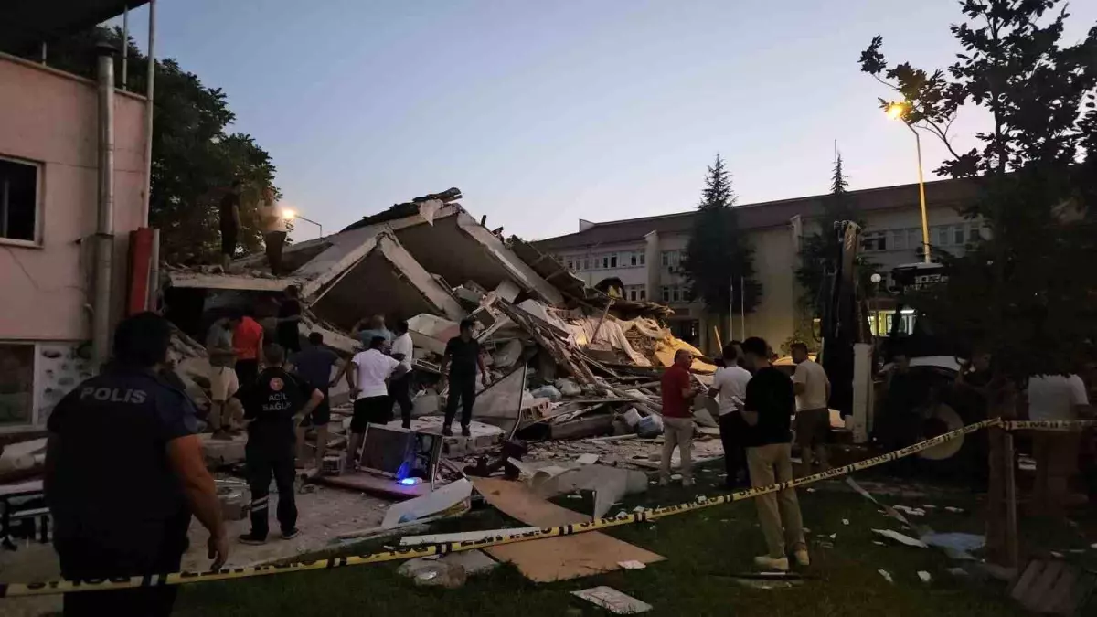 **Balıkesir Depremi Aydın’da da Hissedildi**