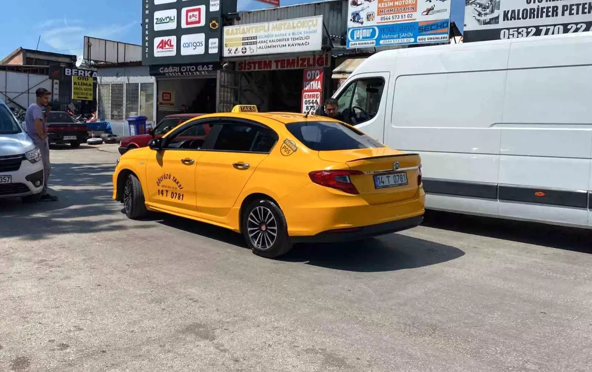 Alkollü Yolcu Taksi Şoförüne Kurusıkı Tabanca Çekti