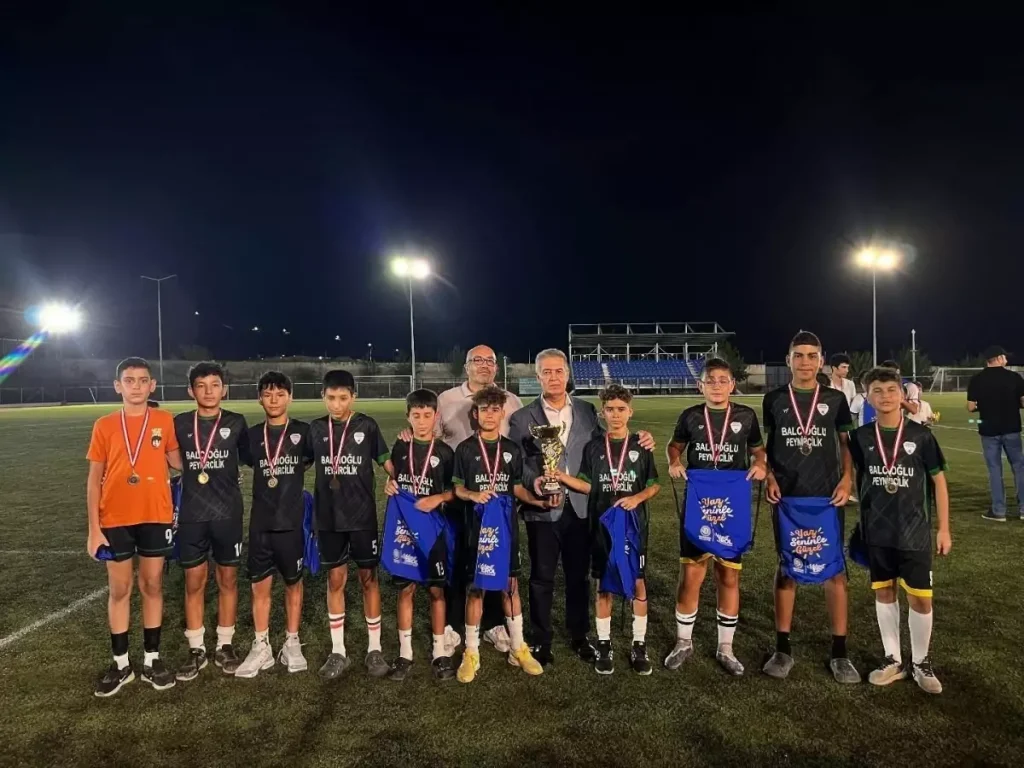 Futbol Sohbetleri Buharkent’te Kupa Heyecanıyla Sona Erdi