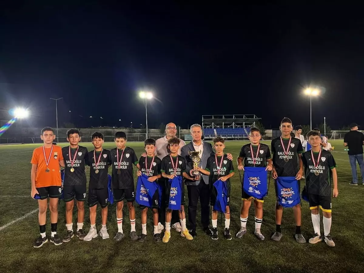 Futbol Sohbetleri Buharkent’te Kupa Heyecanıyla Sona Erdi