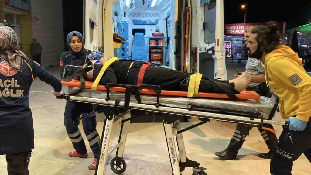 Bursa’da 3 Kattan Düşen Genç Kız Ağır Yaralandı