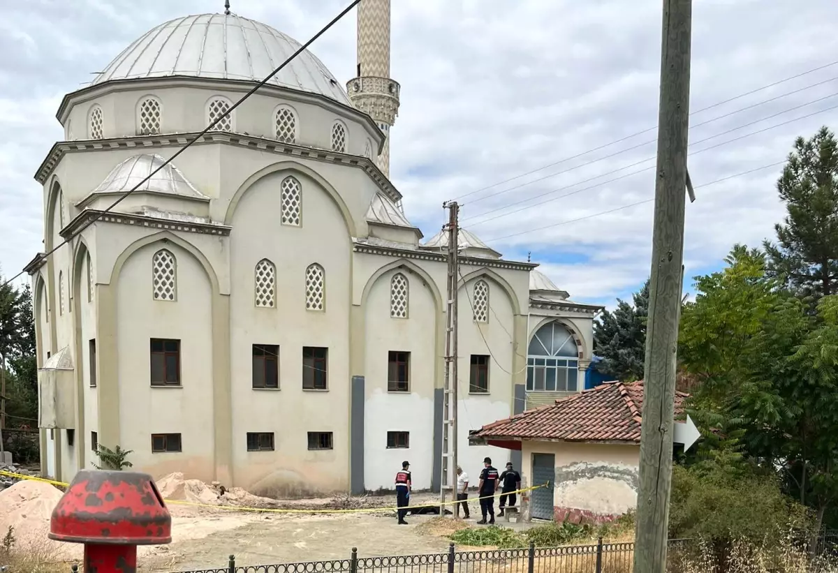 Amasya’da Cami Kubbesinde Tadilat Trajedi
