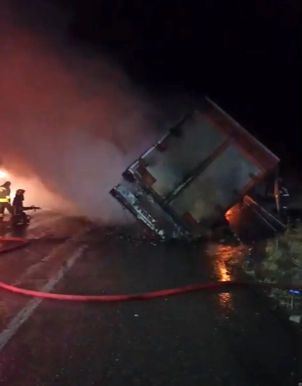 Diyarbakır’da Tır Yangınında Sürücü Yaralandı