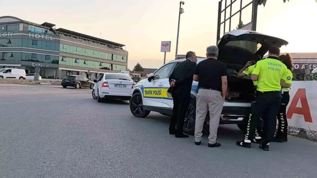 Düğün Konvoyunda Havaya Ateş Eden Çakarlı Araç Sürücüsüne Yüksek Ceza