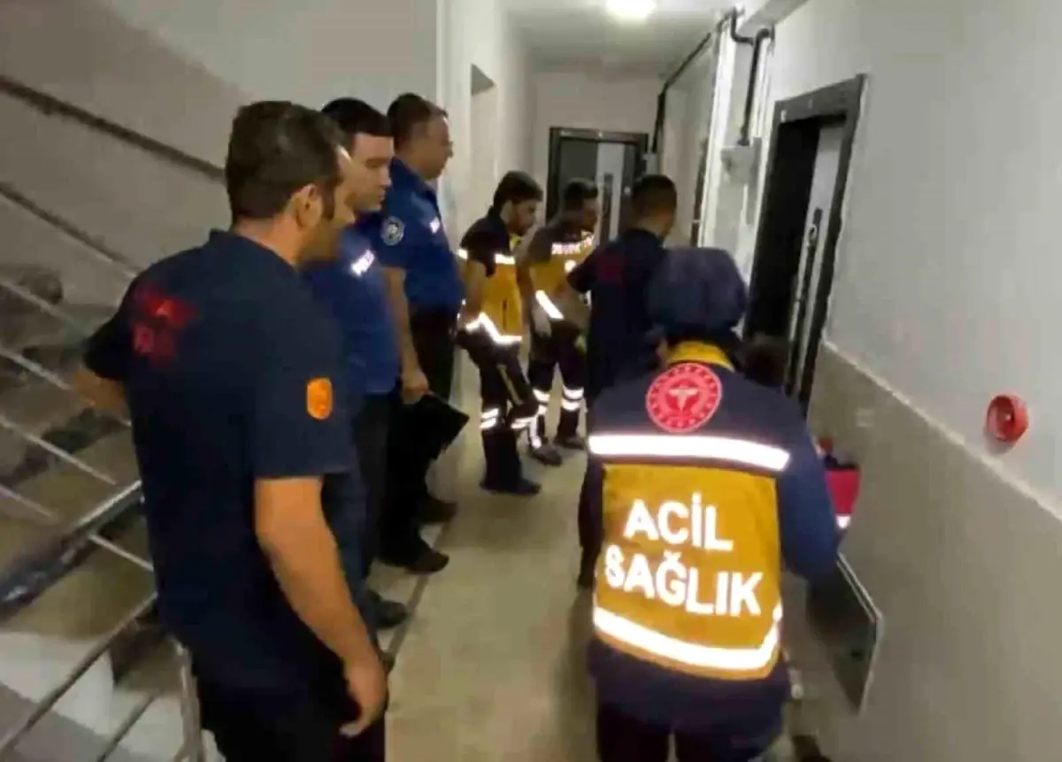 **Eve Kilitlenip İntihara Teşebbüs Etti**