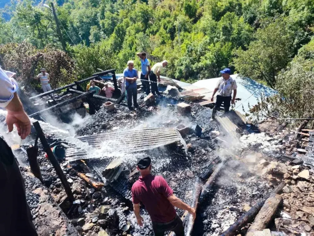 Erzurum’da Köy Yangını: 6 Ev Kullanılmaz Hale Geldi