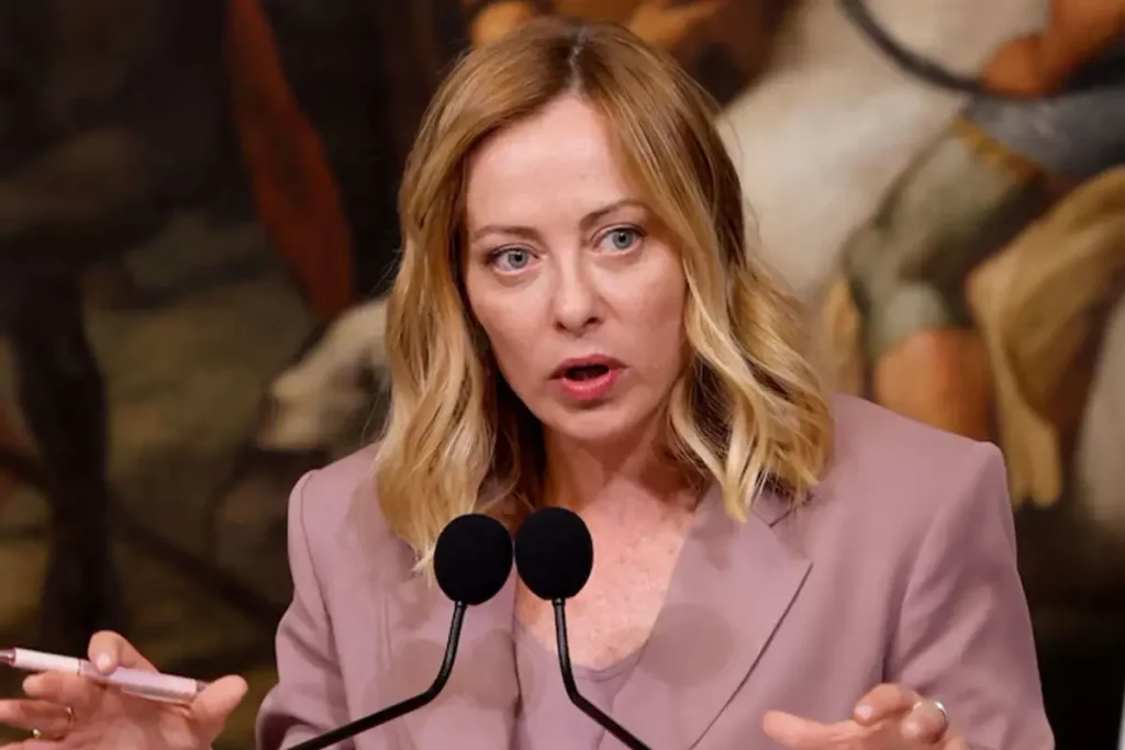 **İtalya’yı Sarsan Skandal: Siyasetçi Kadınların Fotoğrafları Yetişkin Sitesinde**