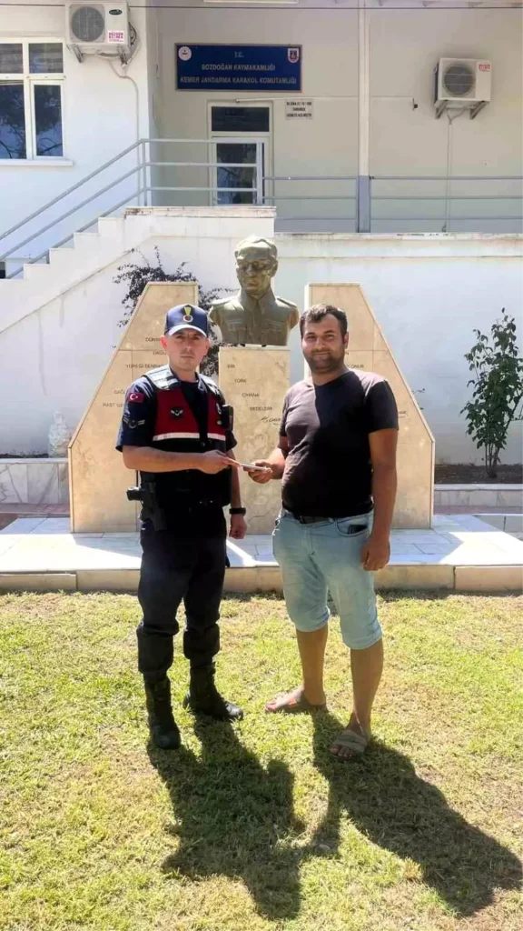 Jandarma Güvenlik Kamerasından Hırsızı Yakaladı