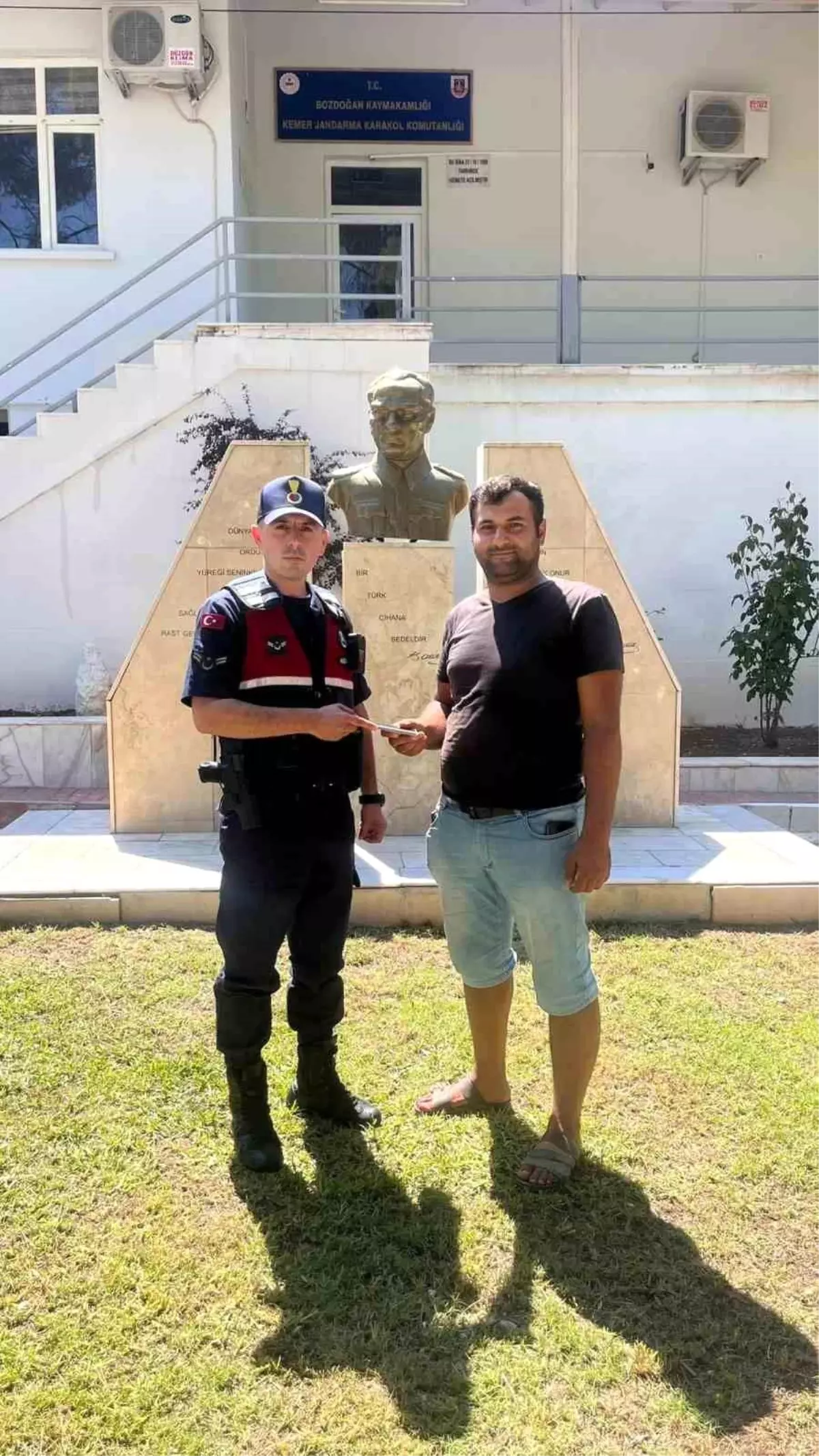 Jandarma Güvenlik Kamerasından Hırsızı Yakaladı