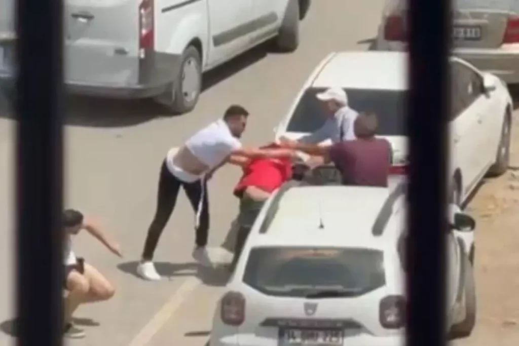 **Kahramanmaraş’ta Motokurye Darp Edildi: 2 Kardeş Yakalandı**