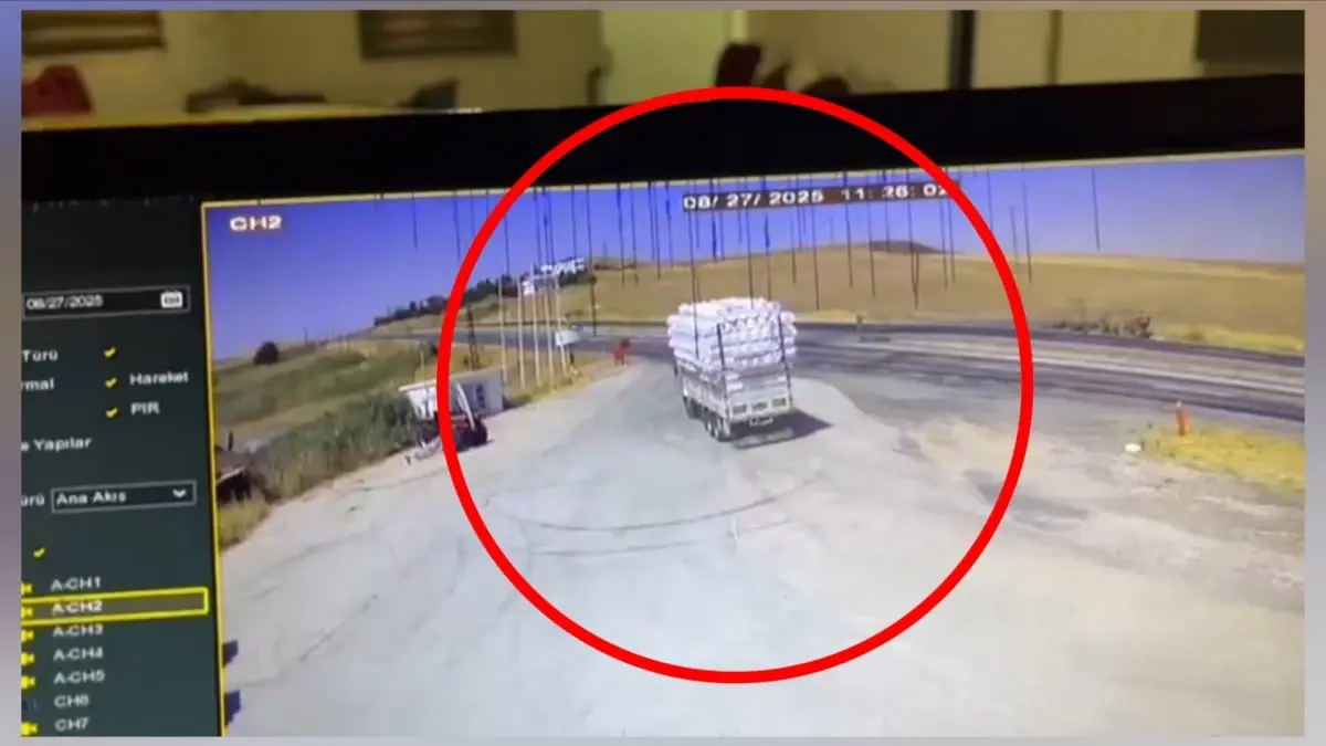 Kaza Güvenlik Kamerasında: TIR Şoförü Hayatını Kaybetti