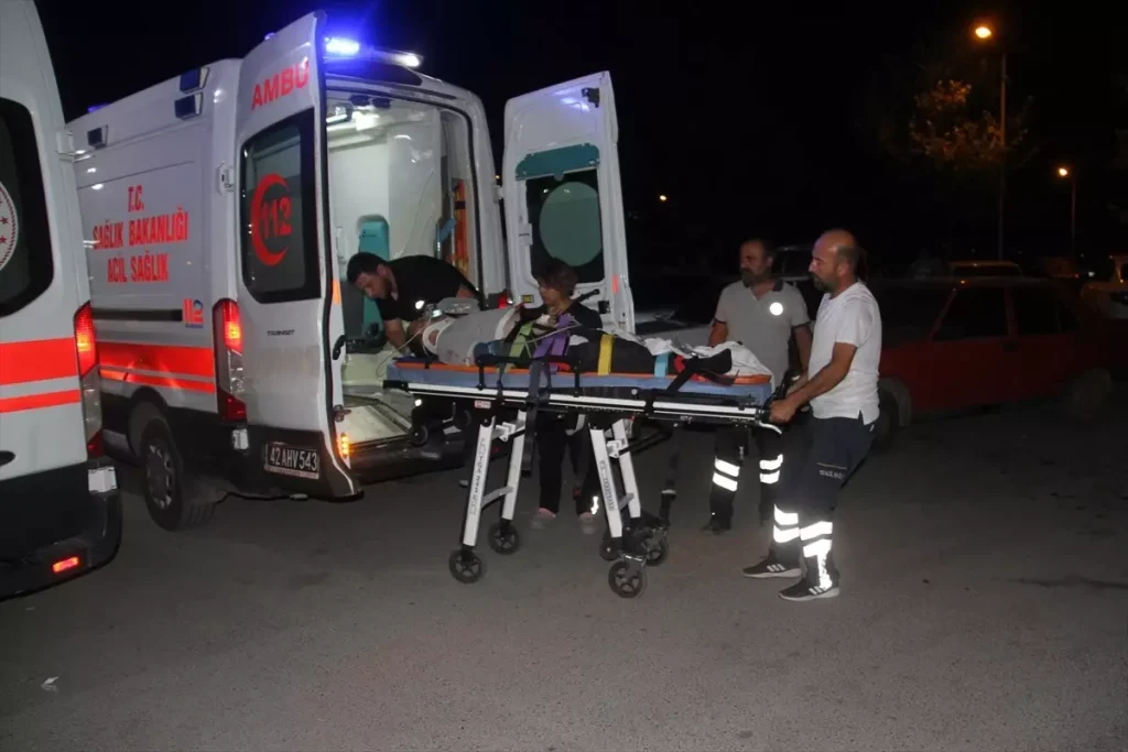 Konyada Kavşak Kazası: 4 Kişi Yaralandı