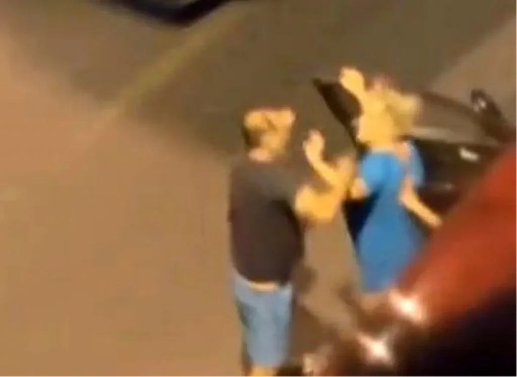 Aydın’ın Kuşadası’nda Kadın ve Erkek Arasındaki İlginç Kavga