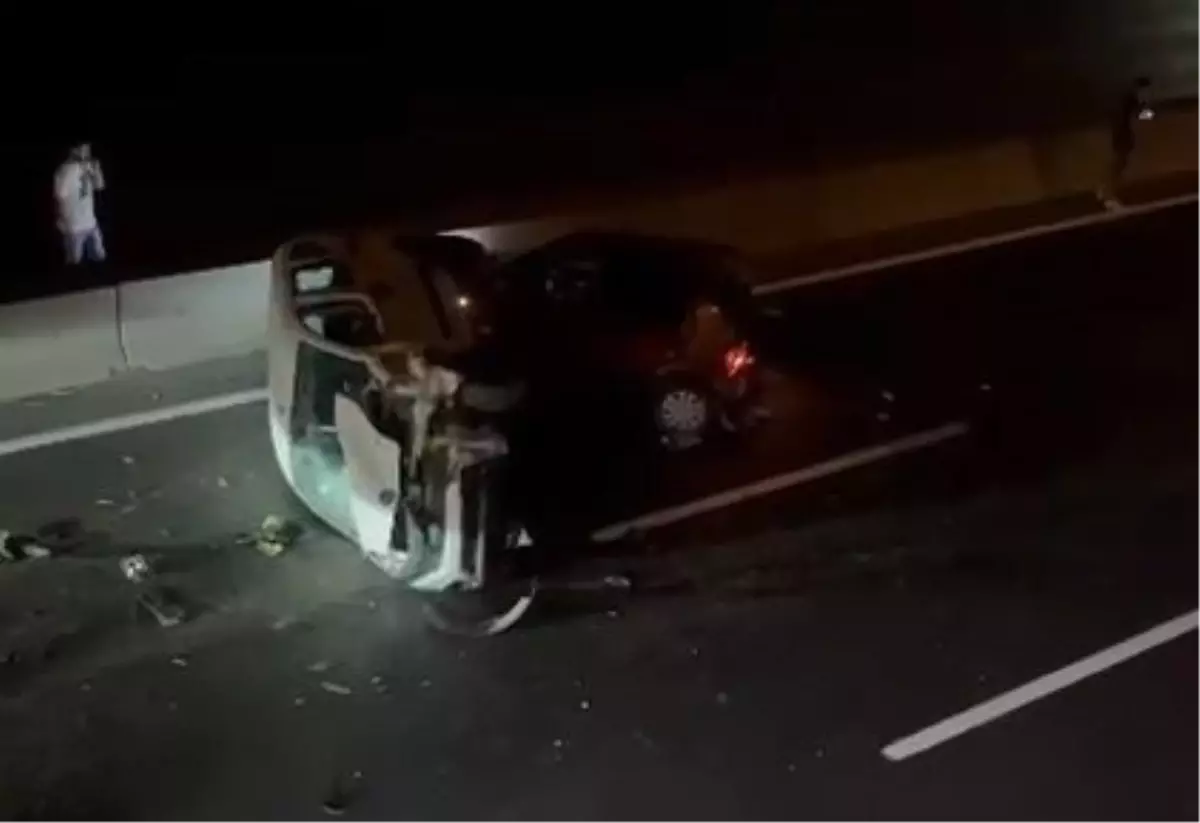 Lastiği Patlayan Otomobile Çarpan Araç 2 Çocuk Yaraladı