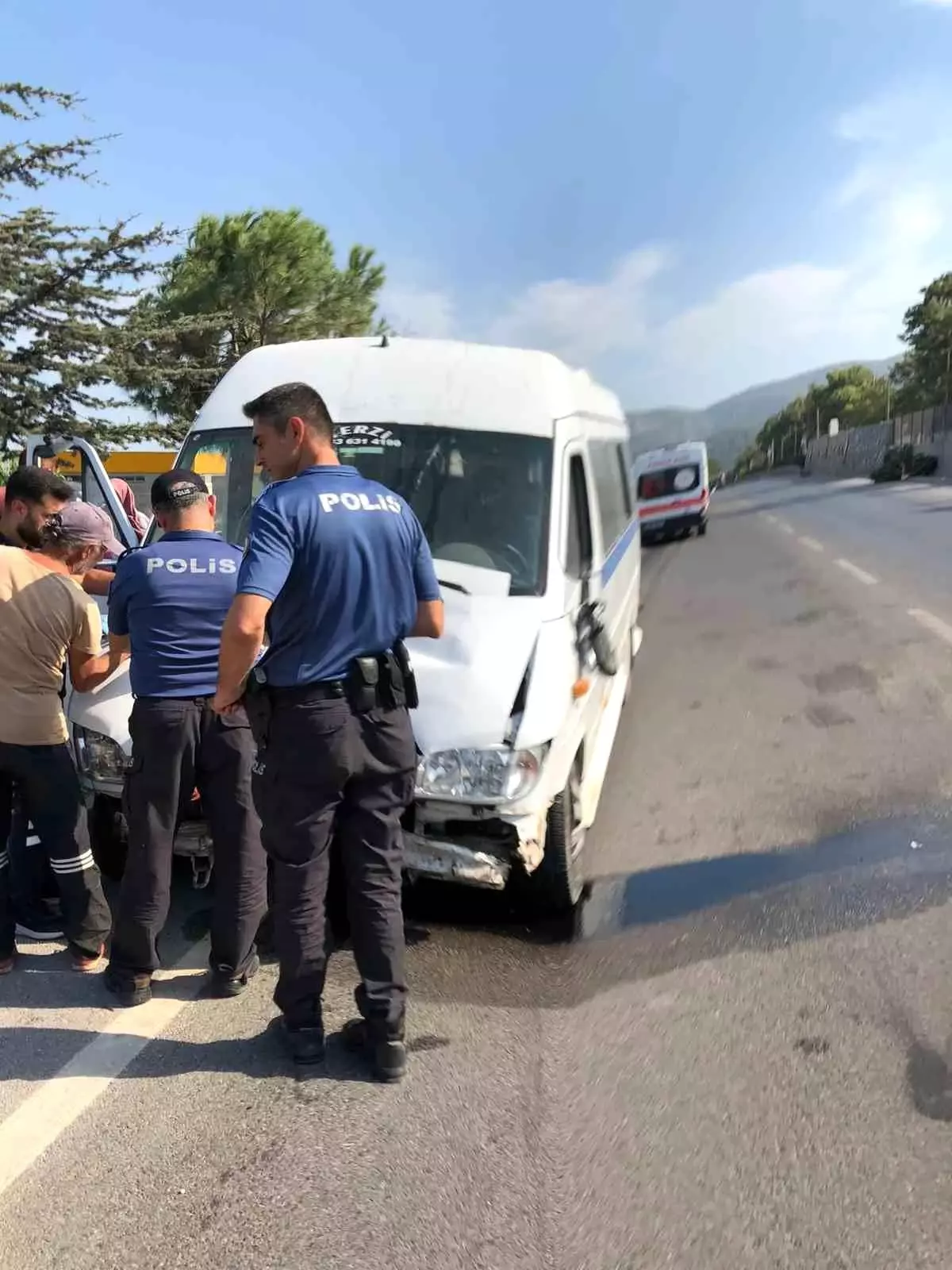 Manisa’da İşçi Servisi Kazası: 8 Yaralı
