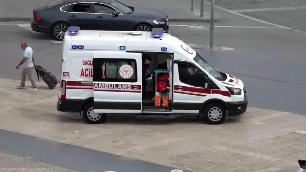 Meydanda Merdivenlerden Düşme Kazası