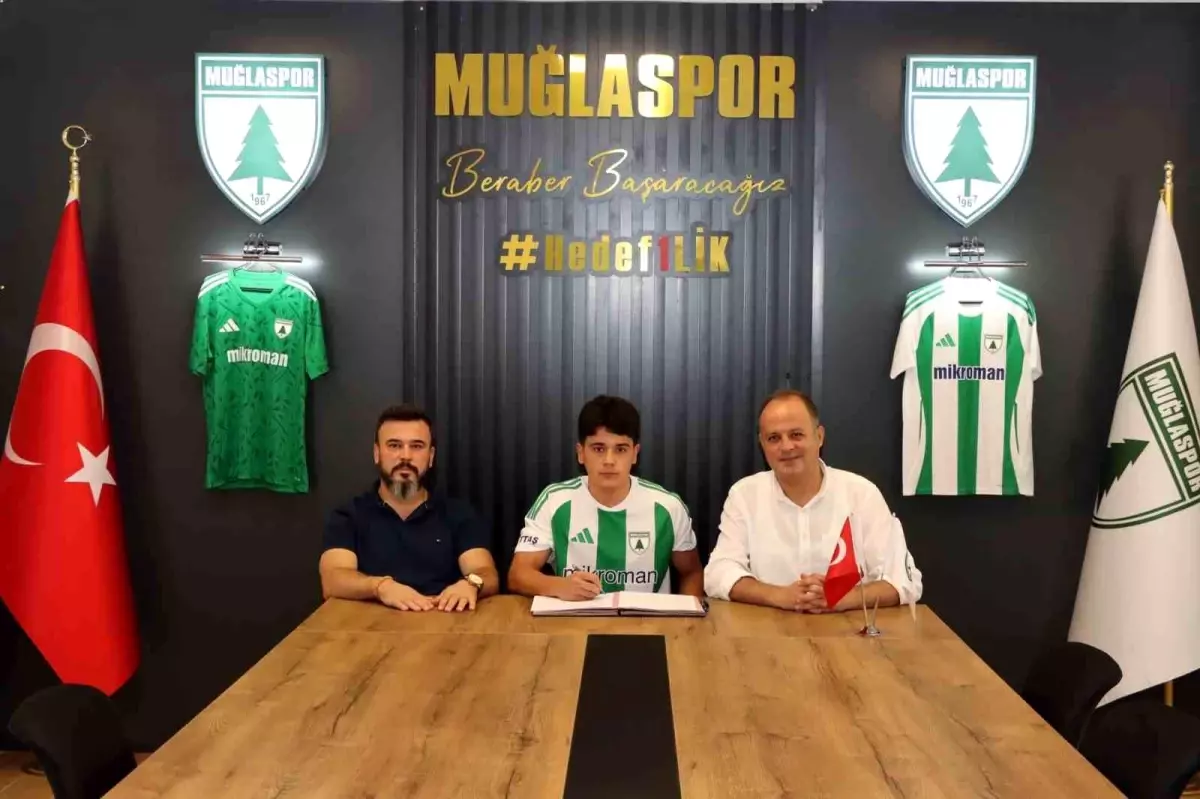 Muğlaspor, Genç Sağ Bek Emre Şimşek’i A Takım’a Kazandırdı
