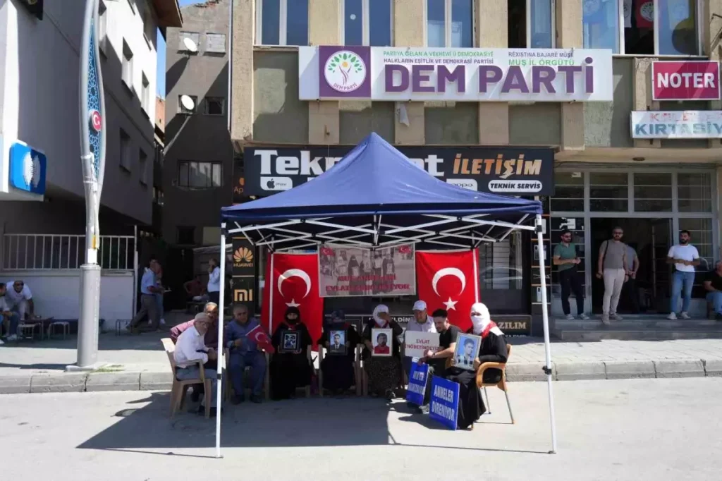 Muş’ta Ailelerin Evlat Nöbeti Eylemi